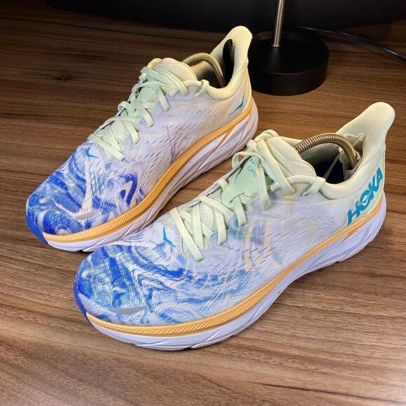 HOKA ONE ONE CLIFTON 8 - Women’s Running Shoes - SIZE 9.5B - Picture 1 of 9